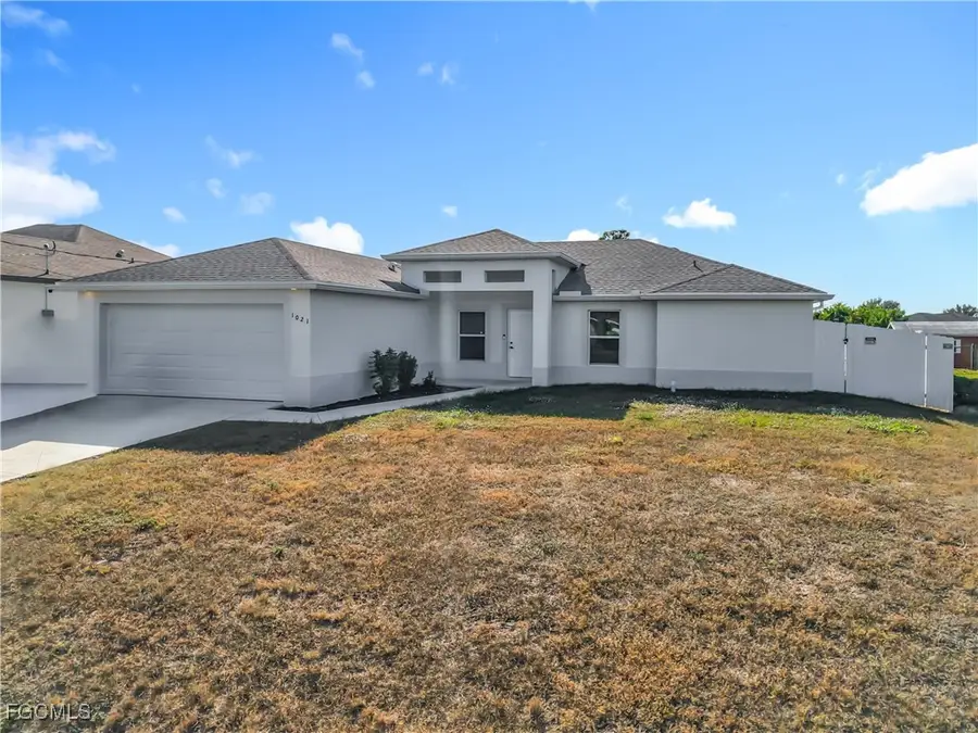 1021 Cedartree Avenue, Lehigh Acres, FL 33971 - Image #2