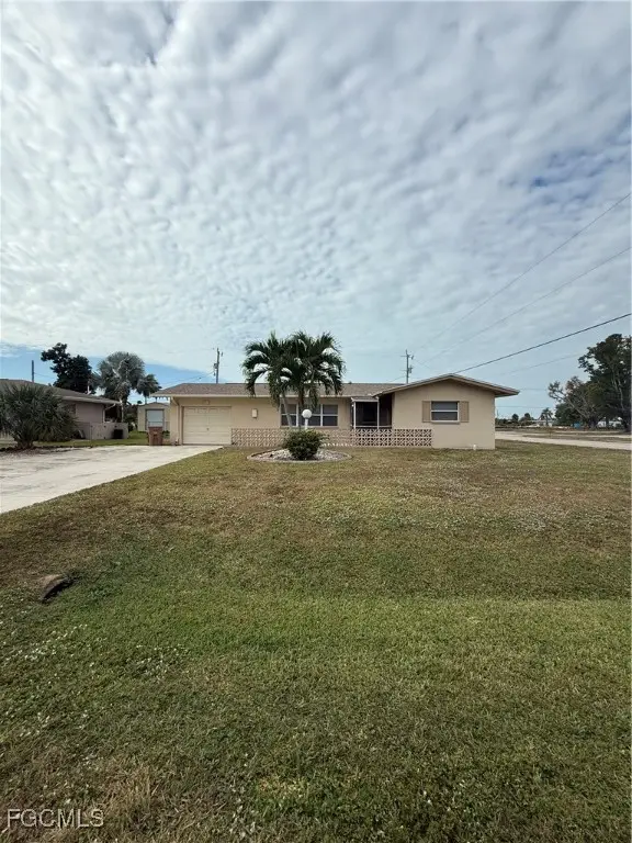 4902 Nassau Court, Cape Coral, FL 33904