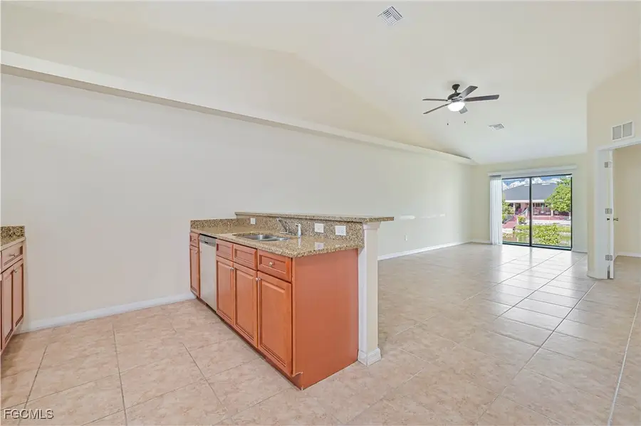 611/613 SE 14th Street, Cape Coral, FL 33990 - Image #3
