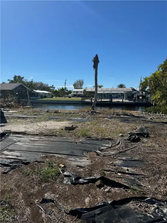 2359 Sycamore Street, Other, FL 33956