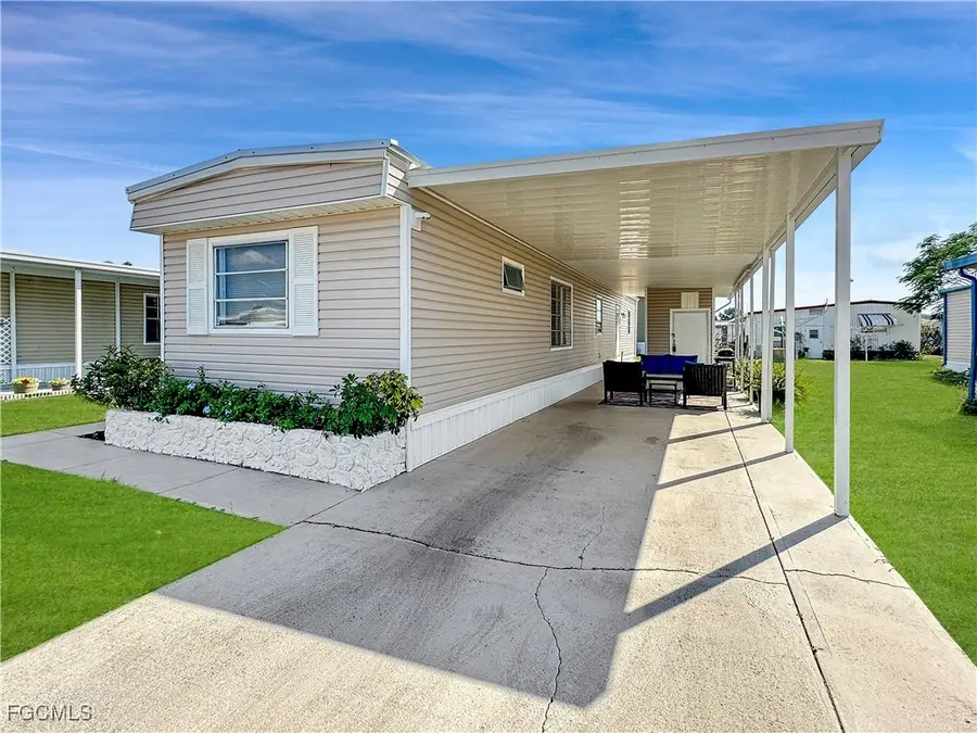 320 Domingo Drive, Fort Myers, FL 33905 - Image #3