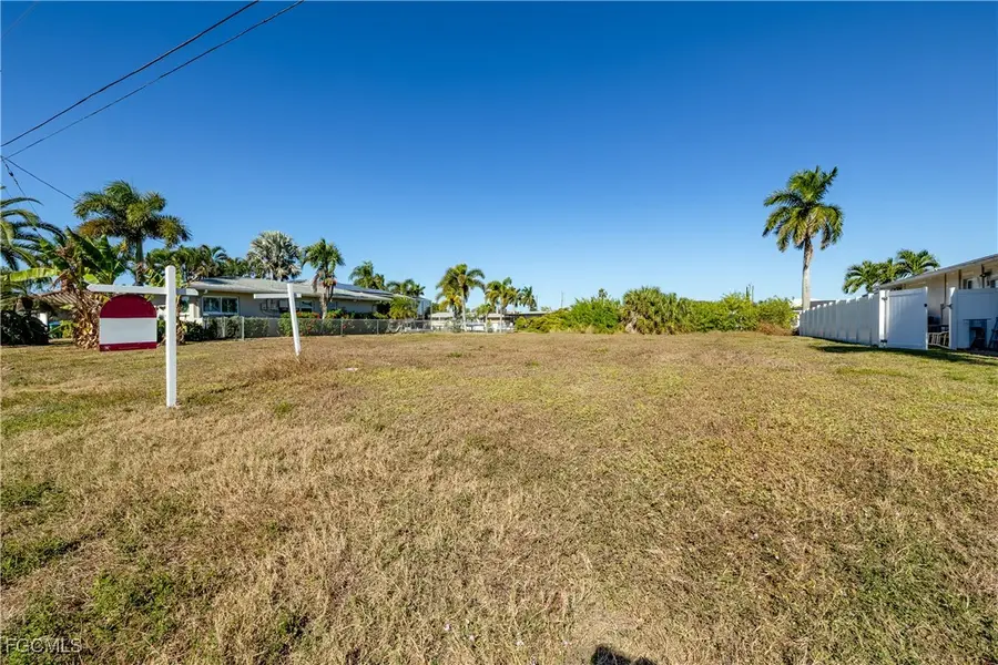 1425 Venetian Court, Cape Coral, FL 33904 - #3