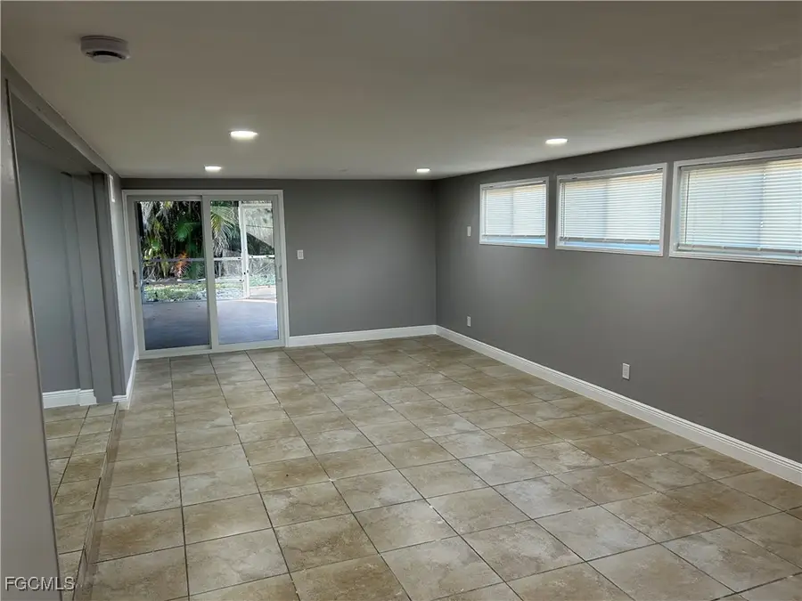 4652 West Drive, Fort Myers, FL 33907 - Image #2