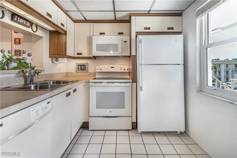 1624 Pine Valley Drive #310, Fort Myers, FL 33907 - Image #2