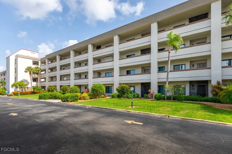 7402 Lake Breeze Drive #114, Fort Myers, FL 33907 - Image #2