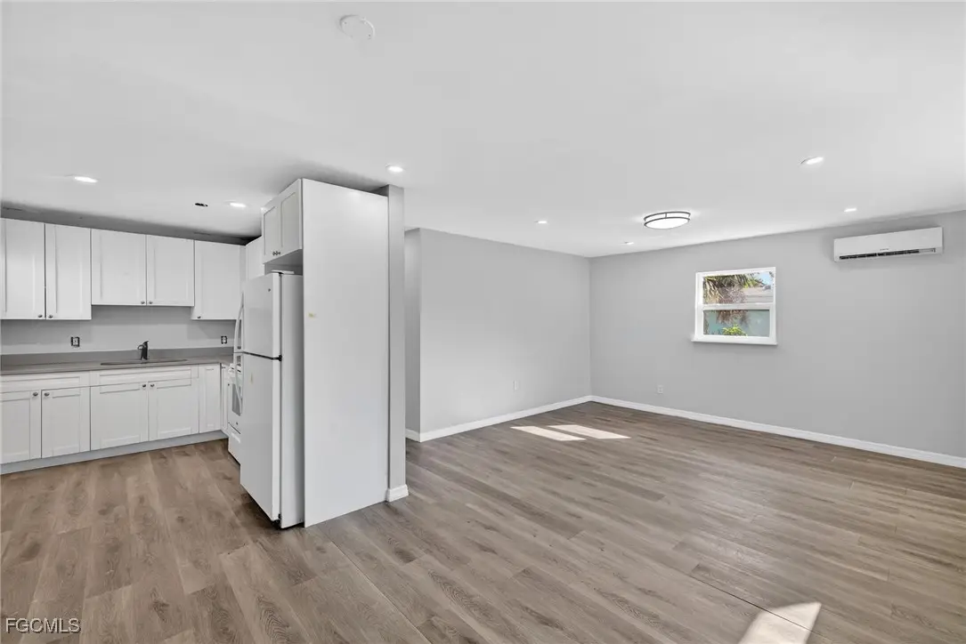 3067 Royal Palm Avenue, Fort Myers, FL 33901 - Image #1