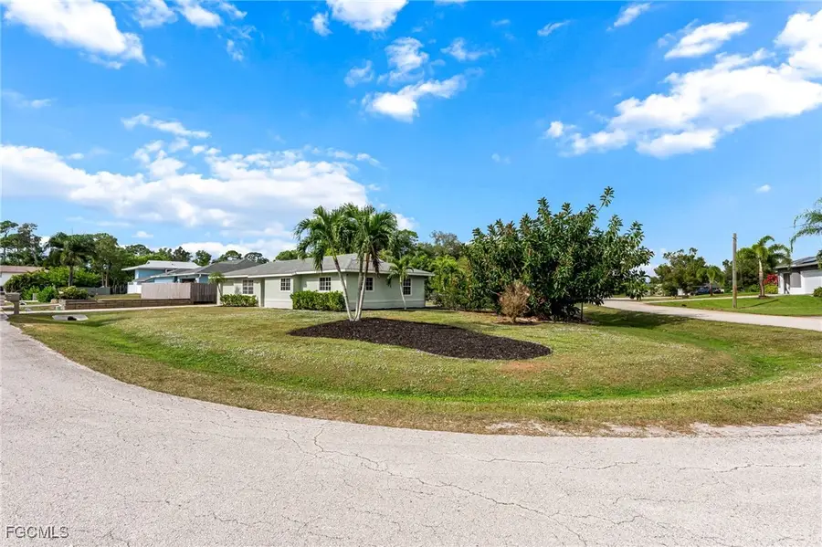 8017 Pelican Road, Fort Myers, FL 33967 - Image #3