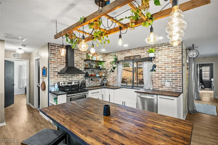 614 NE 1st Avenue, Cape Coral, FL 33909 - Image #2