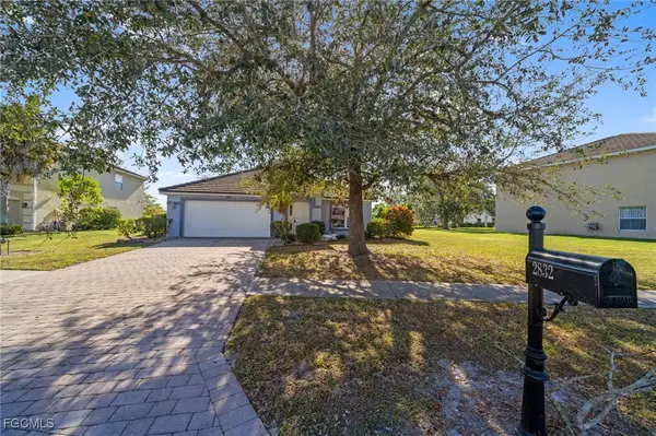 2832 Amberwood Lane, Naples, FL 34120