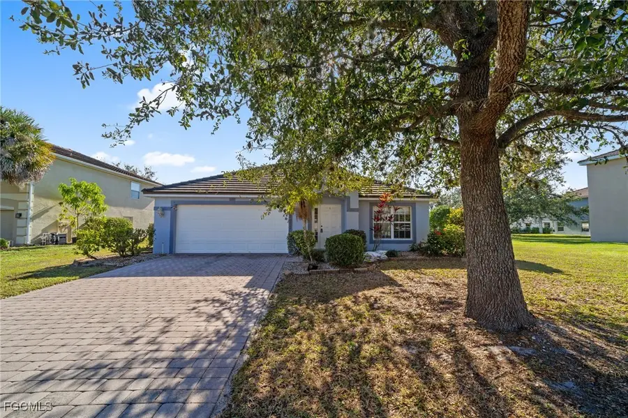 2832 Amberwood Lane, Naples, FL 34120 - Image #2