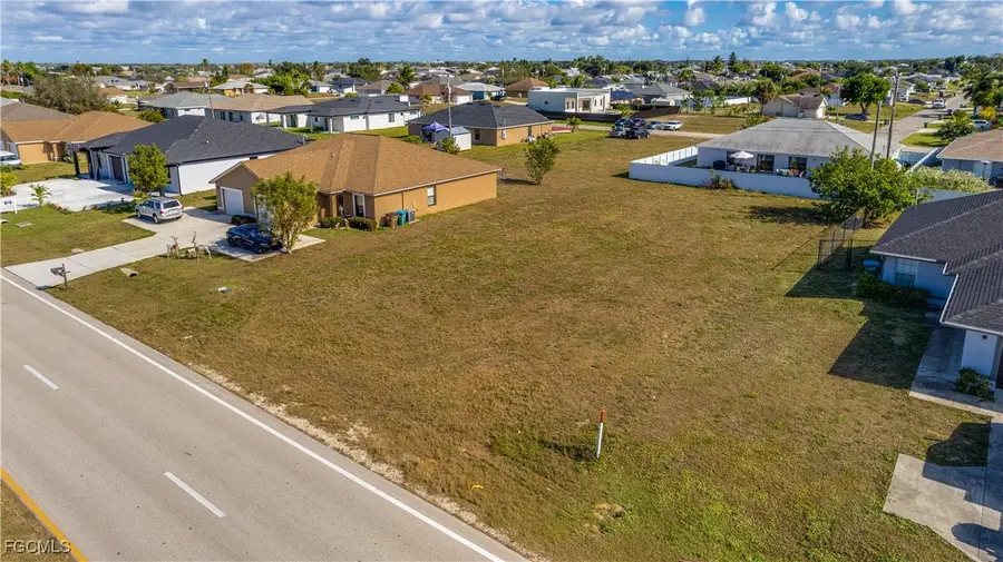 913 Andalusia Boulevard, Cape Coral, FL 33909 - Image #2