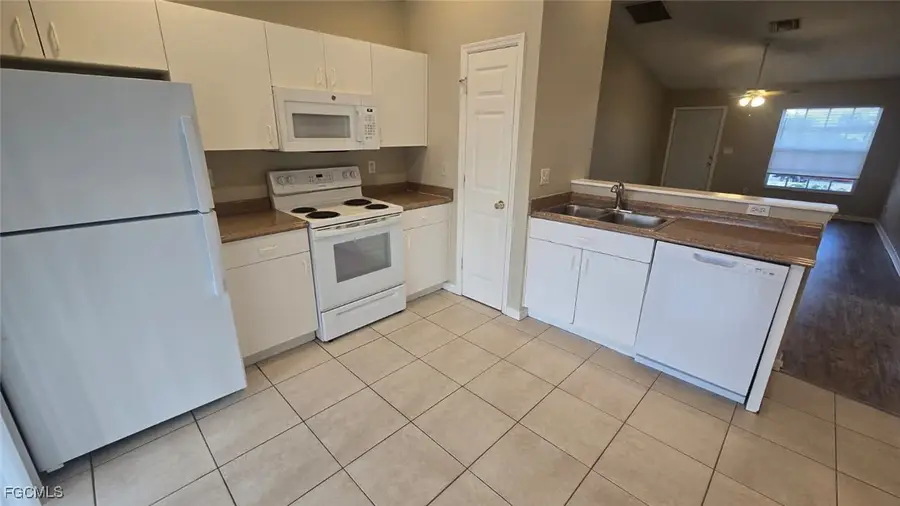 904 NE 5th Place, Cape Coral, FL 33909 - Image #2