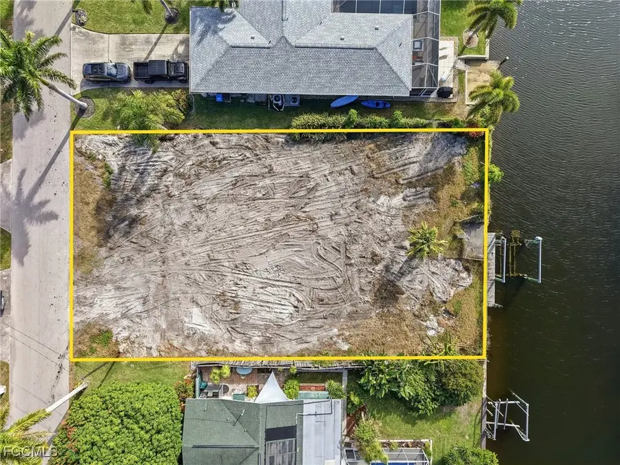 5338 Bayshore Avenue, Cape Coral, FL 33904 - Image #3