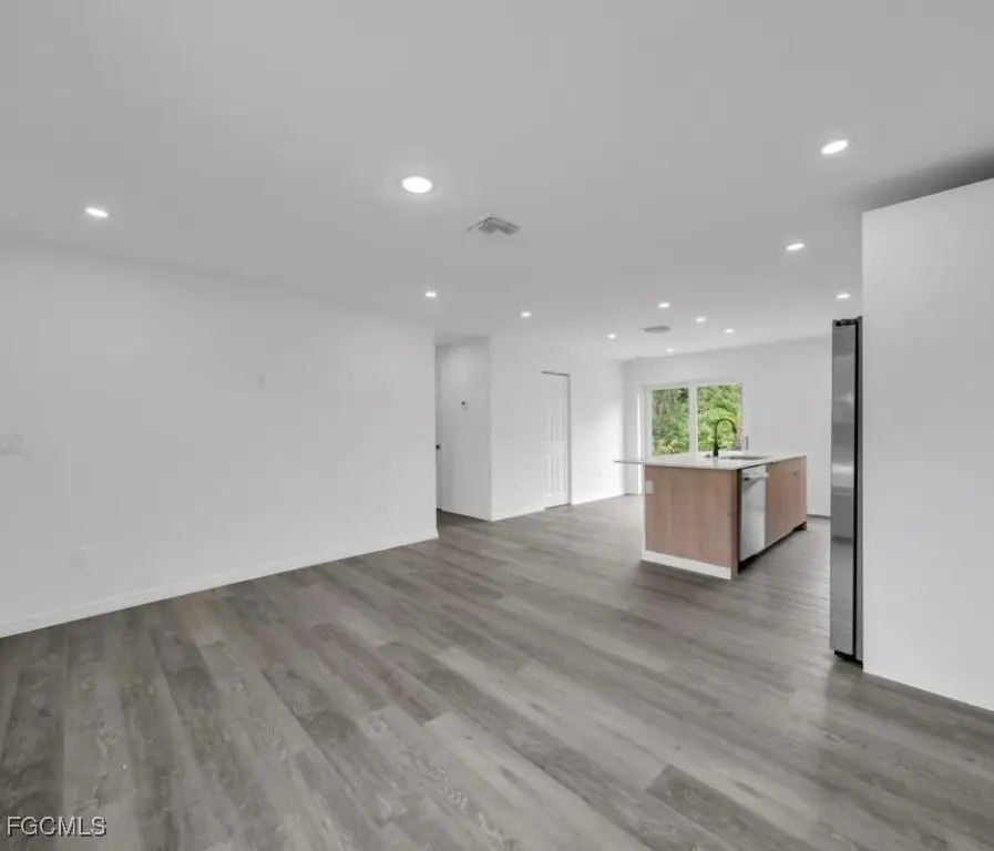 382 Mcarthur Boulevard, Lehigh Acres, FL 33974 - Image #3