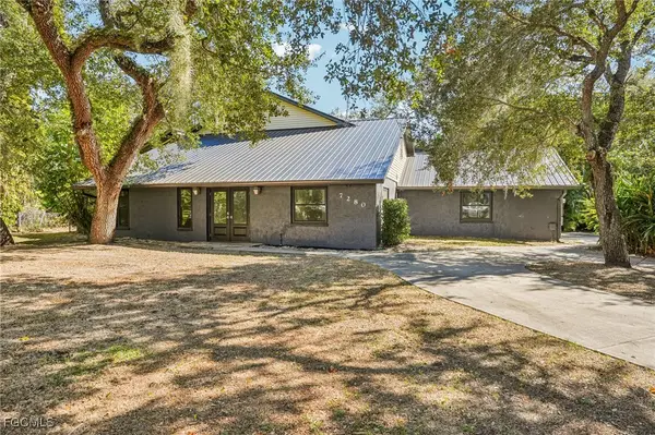 7280 Pelas Circle, North Fort Myers, FL 33917