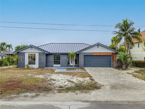 888 Limpet Drive, Sanibel, FL 33957