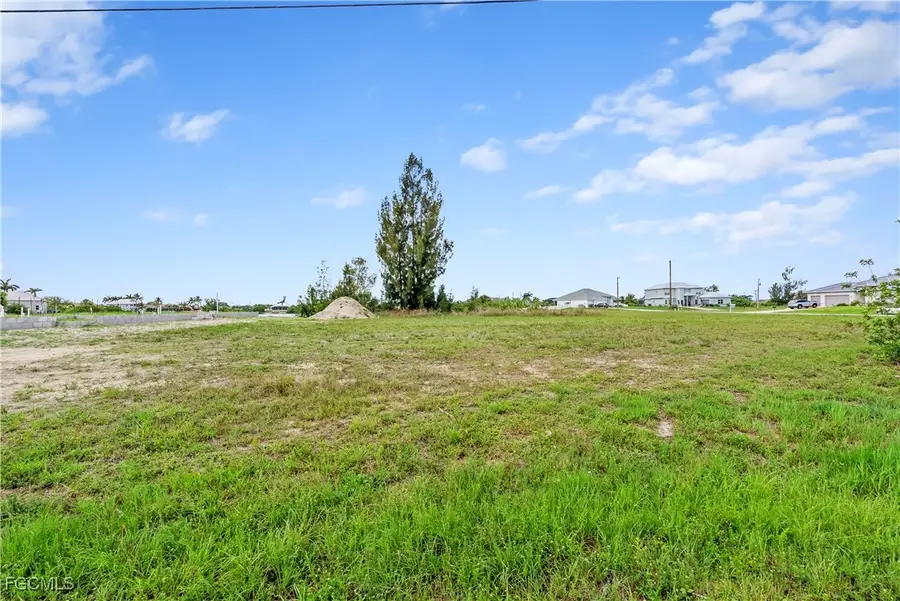306 NE 19th Street, Cape Coral, FL 33909 - Image #2