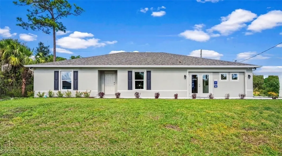 5021 NE Tradewinds Circle, Labelle, FL 33935 - Image #1