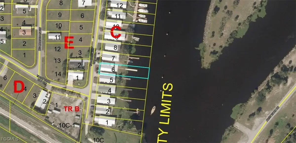 871 Yacht Club Way Nw, Moore Haven, FL 33471 - Image #1