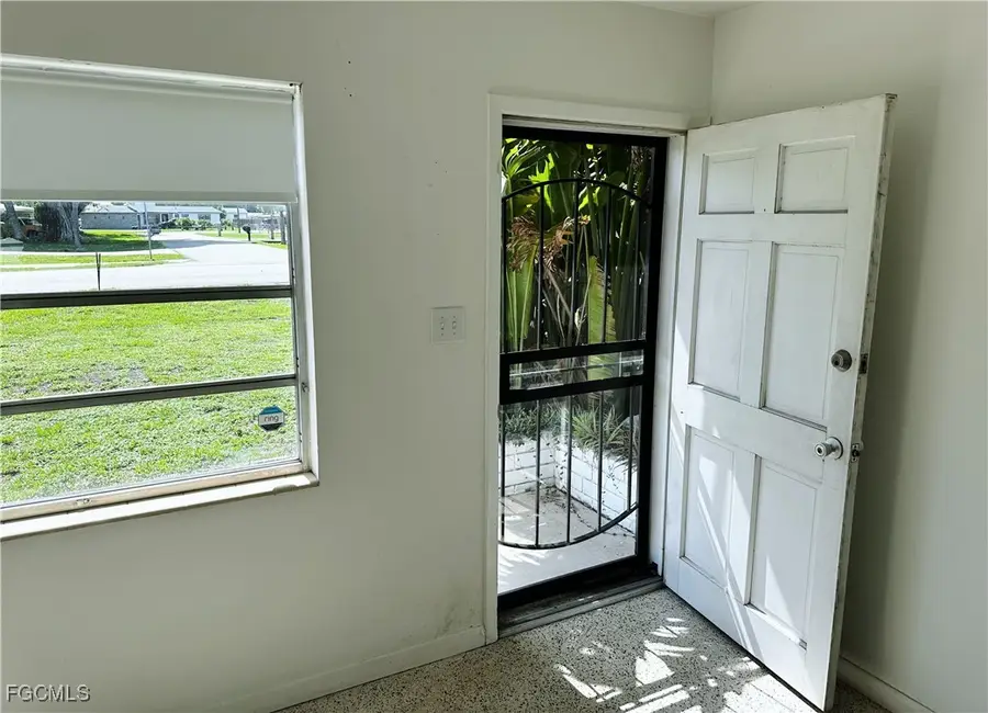 4360 Deleon Street, Fort Myers, FL 33901 - Image #2