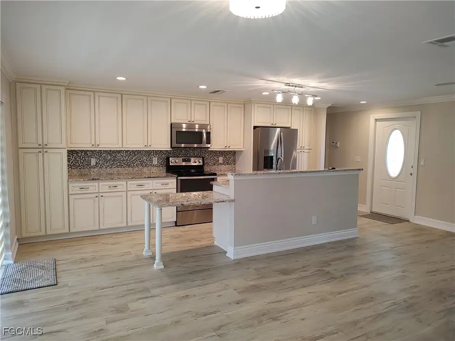 2220 SE 7th Street, Cape Coral, FL 33990 - Image #2