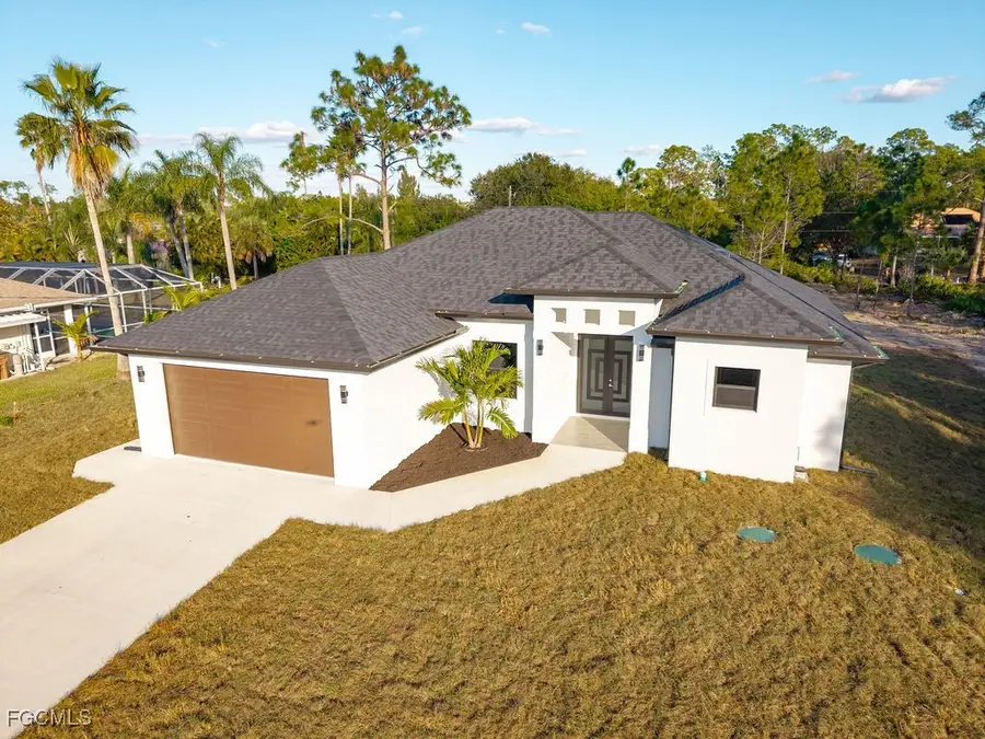 916 Jefferson Avenue, Lehigh Acres, FL 33936 - Image #3