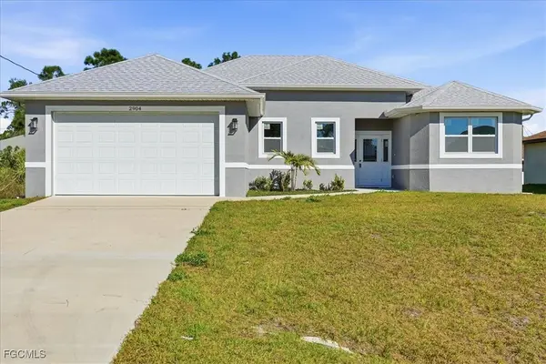 2904 6th Street W, Lehigh Acres, FL 33971