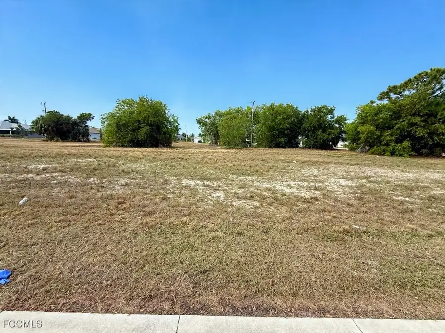 806 Skyline Boulevard, Cape Coral, FL 33991 - Image #2