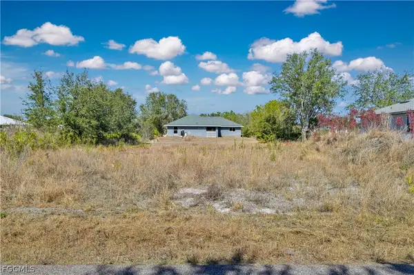 2604 62nd Street W, Lehigh Acres, FL 33971