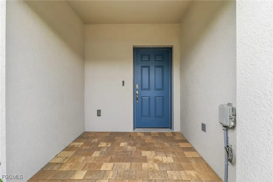 15376 Wildflower Circle, Naples, FL 34119 - Image #2