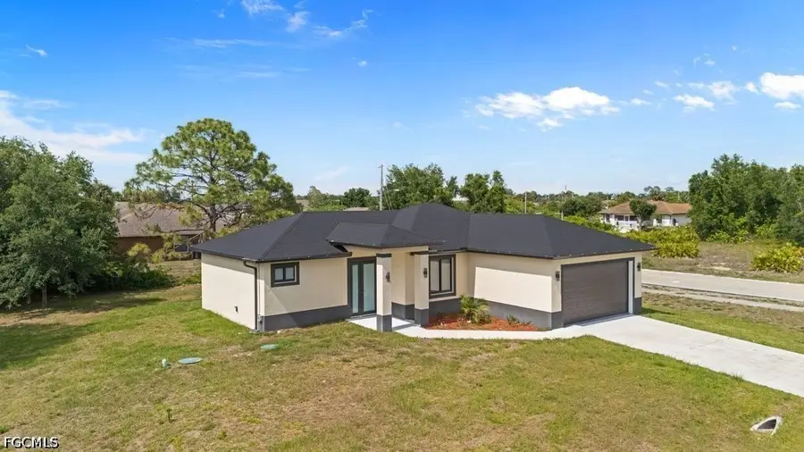 901 Sara Avenue N, Lehigh Acres, FL 33971 - #2