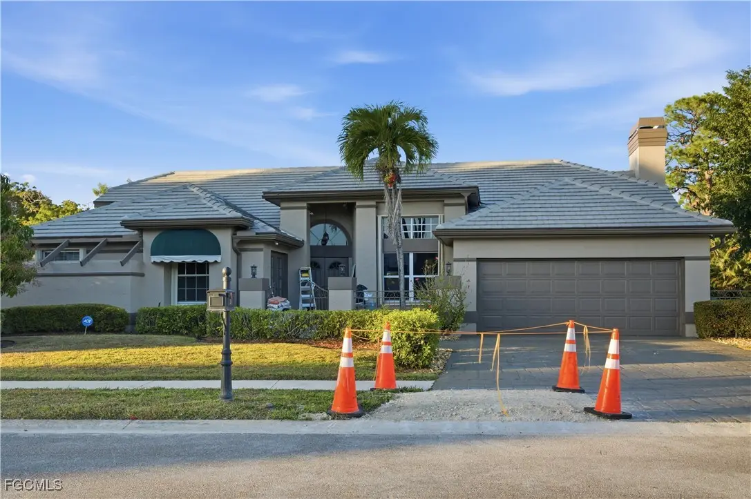 20 Timberland Circle N, Fort Myers, FL 33919 - Image #1