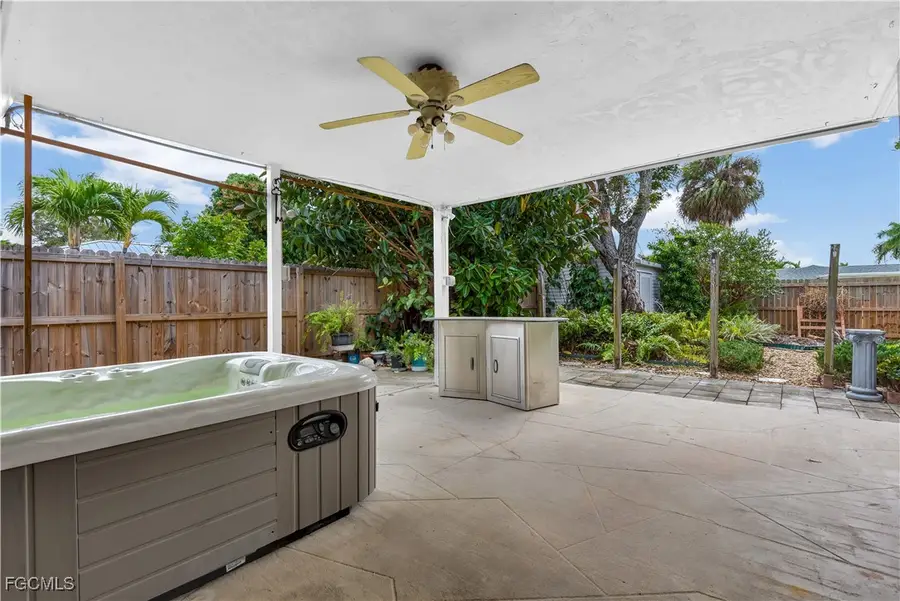 1016 Bayshore Avenue, Fort Myers, FL 33919 - Image #2