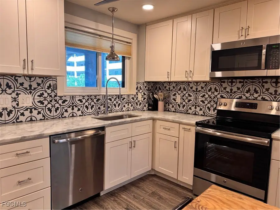 2121 Collier Avenue #220, Fort Myers, FL 33901 - Image #3