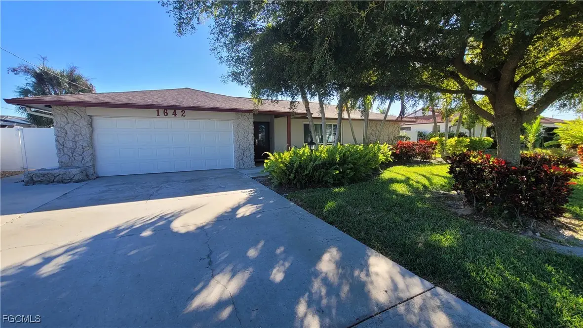 1642 SE 39th Terrace, Cape Coral, FL 33904 - #1