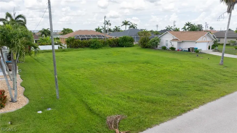 2247 SW 27th Street, Cape Coral, FL 33914 - #2