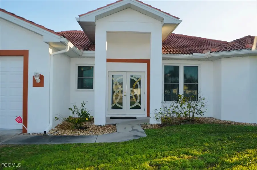 4316 Jacaranda Parkway W, Cape Coral, FL 33993 - Image #2