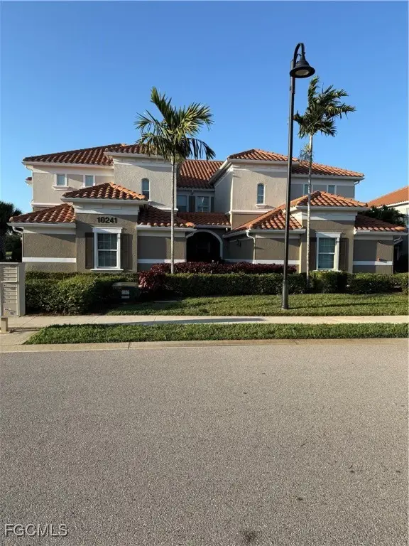 10241 Glastonbury Circle #101, Fort Myers, FL 33913 - Image #1