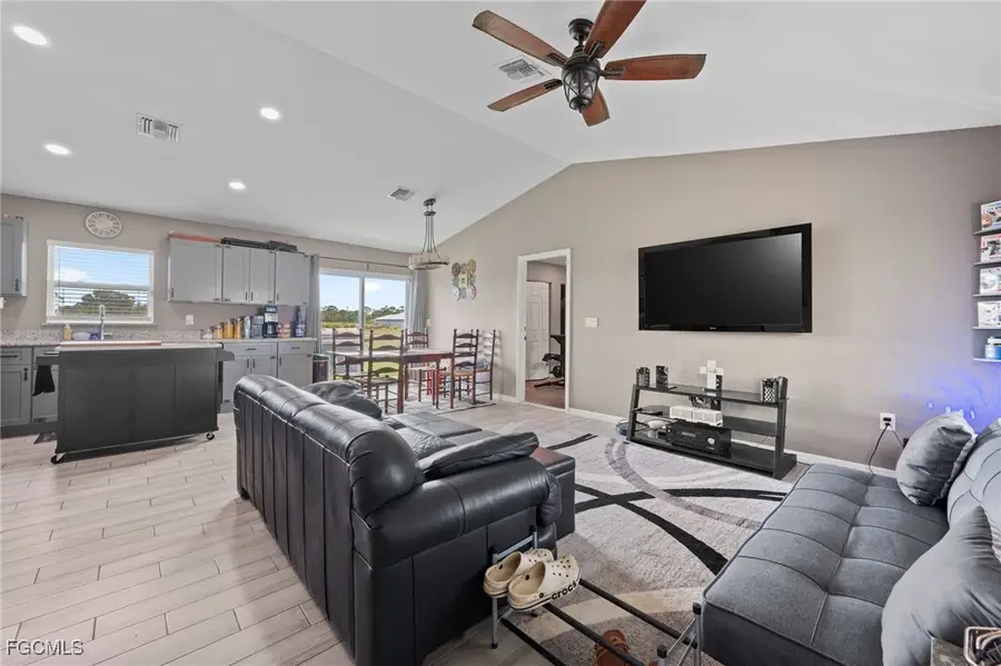 5011 Dania Circle, Labelle, FL 33935 - #3