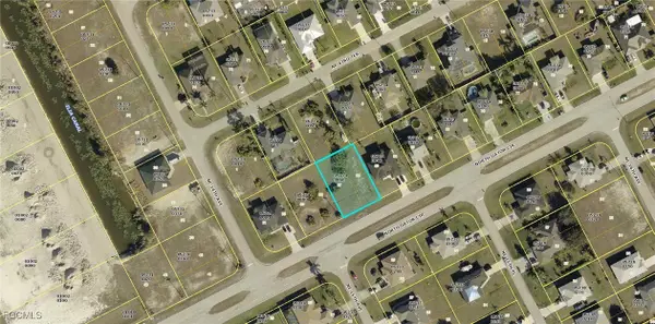 1409 N Gator Circle, Cape Coral, FL 33909