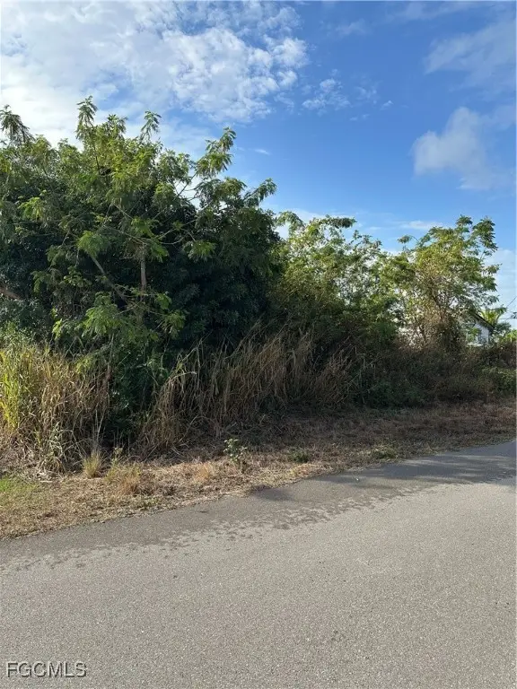 4309 18th Street Sw, Lehigh Acres, FL 33976