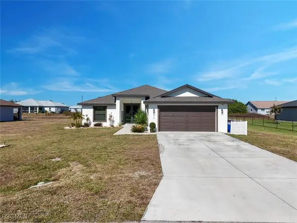 633 Carrillon Avenue S, Lehigh Acres, FL 33974