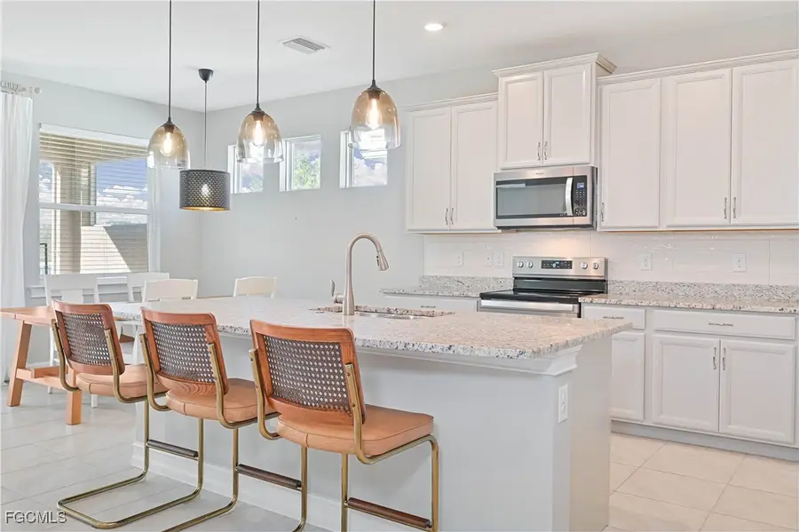 3132 Royal Gardens Avenue, Fort Myers, FL 33916 - Image #3