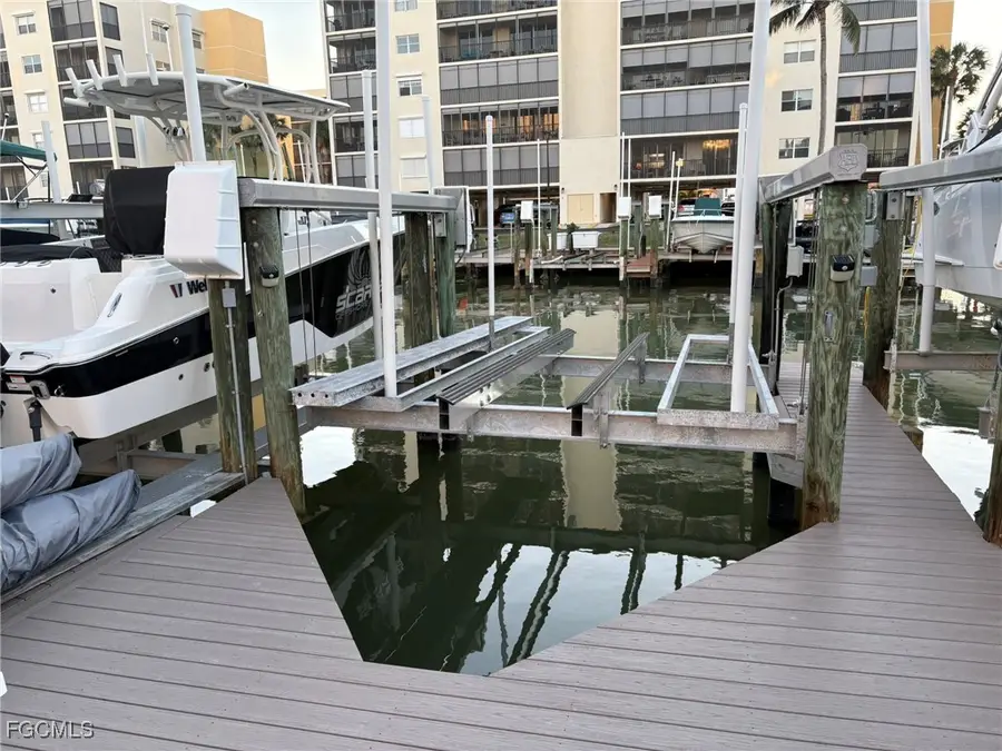 Dock 27 4351 Bay Beach Ln, Fort Myers Beach, FL 33931-5955 - Image #3