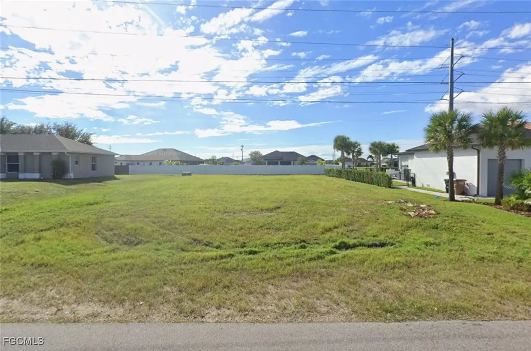 302 SW 24th Avenue, Cape Coral, FL 33991 - Image #1