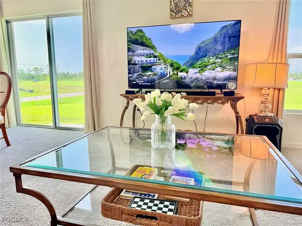 726 NW Douglas Circle, Cape Coral, FL 33993