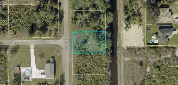 527 Hawthorne Avenue S, Lehigh Acres, FL 33974
