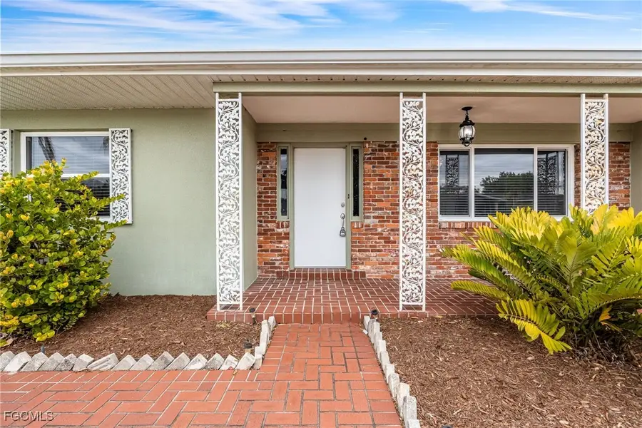 2307 Flora Avenue, Fort Myers, FL 33907 - Image #2