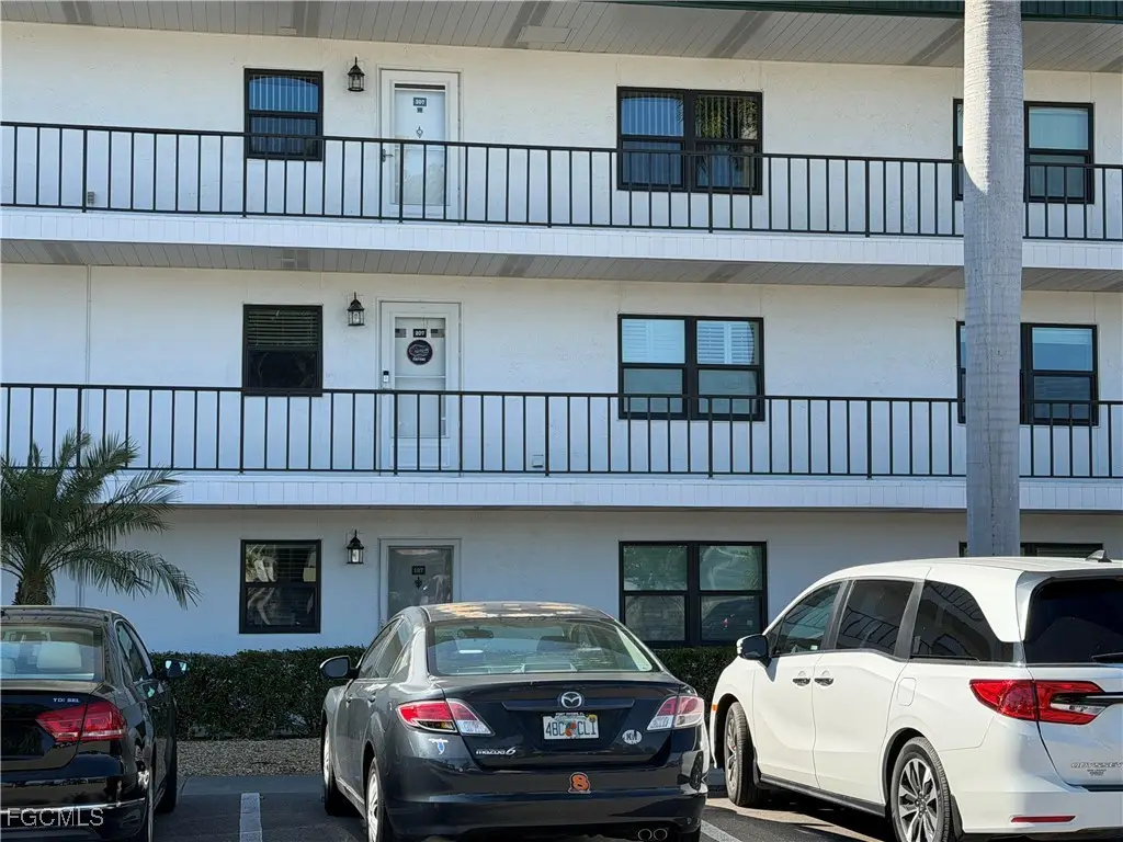 1747 Pebble Beach Drive #207, Fort Myers, FL 33907 - Image #1