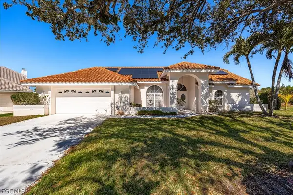 11701 Pinewood Lakes Drive, Fort Myers, FL 33913